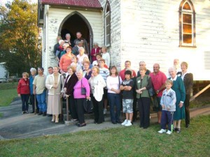9_GROUP AT CLOSING OF BILLI CHURCH-600
